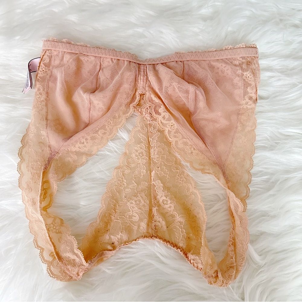 ɢᴜᴄ ᴠꜱ ᴜɴʟɪɴᴇᴅ ʟᴀᴄᴇ ʙʟᴜꜱʜ ʟᴏᴜɴɢᴇ ʙʀᴀʟᴇᴛᴛᴇ - Picture 8 of 10